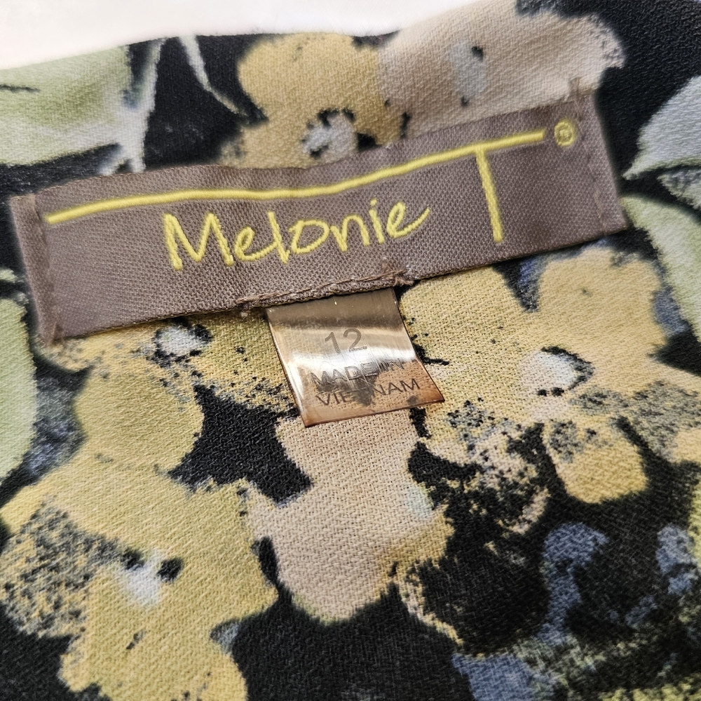 Melonie Floral Dress - Picture 7 of 7
